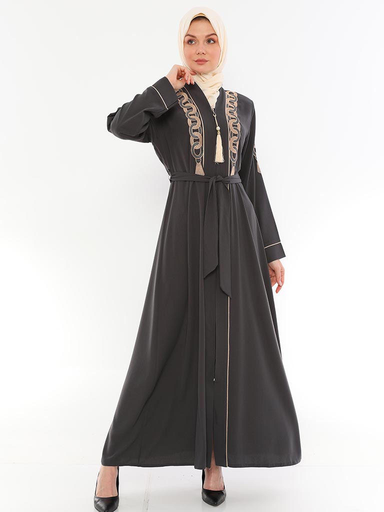 Orientalische Abaya mit Stickerei von Brust und Ärmeln 