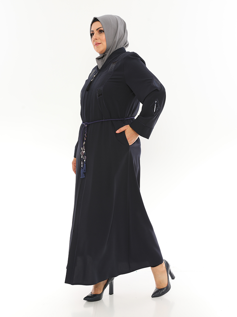 Moderne Abaya mit glänzender Stickerei  - MOSMO