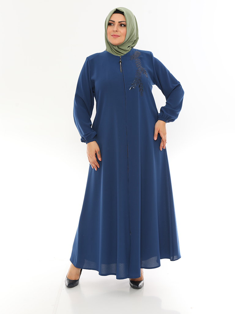 Orientalische Abaya mit glänzender Stickerei auf der Brust  - MOSMO